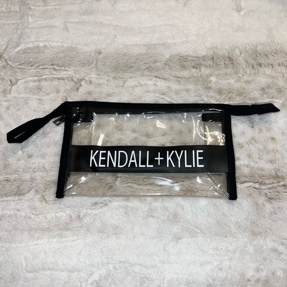 🖤Kendall+Kylie Makeup Bag